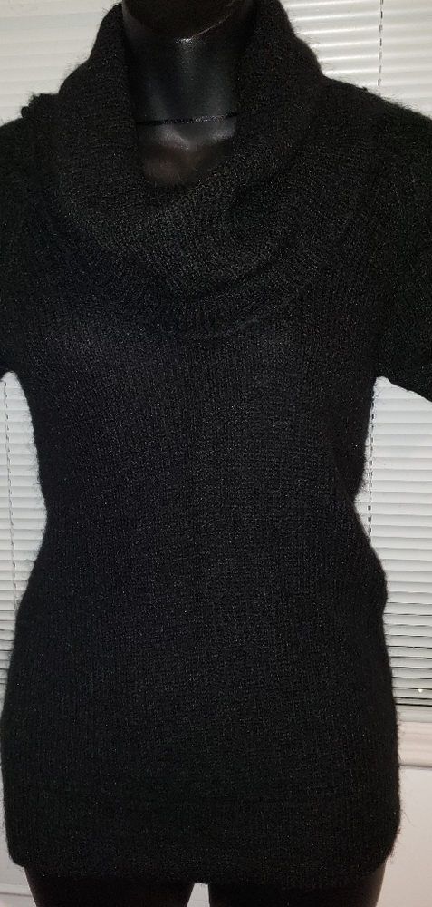 H&M black sweater size Small